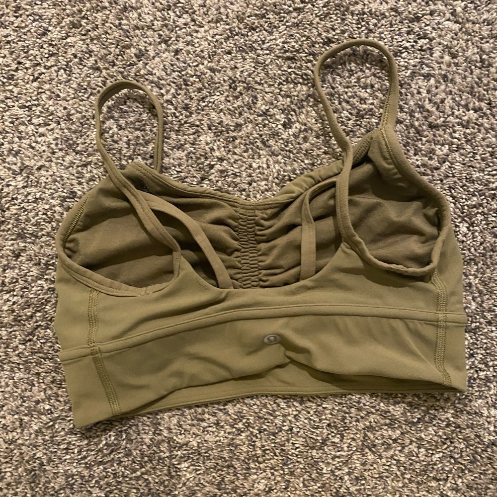 Lululemon Army Green Women's Sports Bra size 4 great condition - Picture 2 of 3